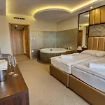 Park Hotel 3*
