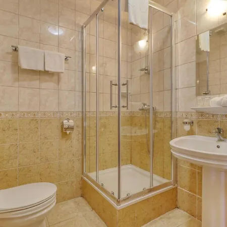 בית הארחה Park Panzio 3*